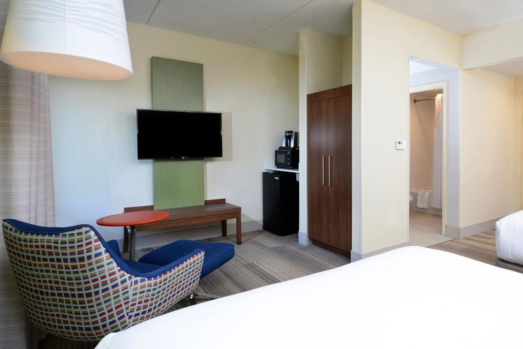 Holiday Inn Express & Suites Raleigh Durham Airport At Rtp By Ihg Exterior photo